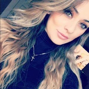 Meet your Posher, Daniela